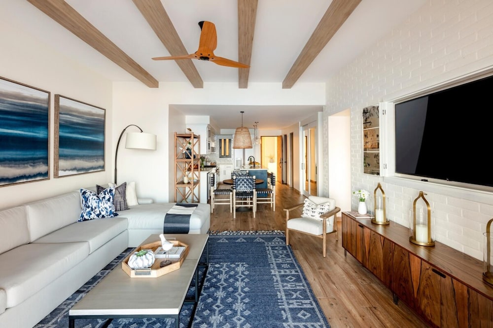 Oceanview Residence With World Class Amenities