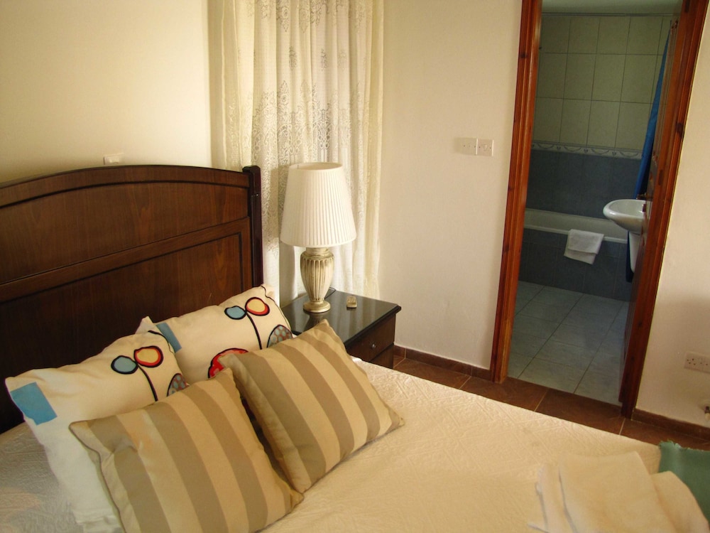 Webooking Theodora Villa view 3
