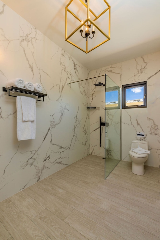 Tides Villa 4BR Private Pool Walk to the Beach