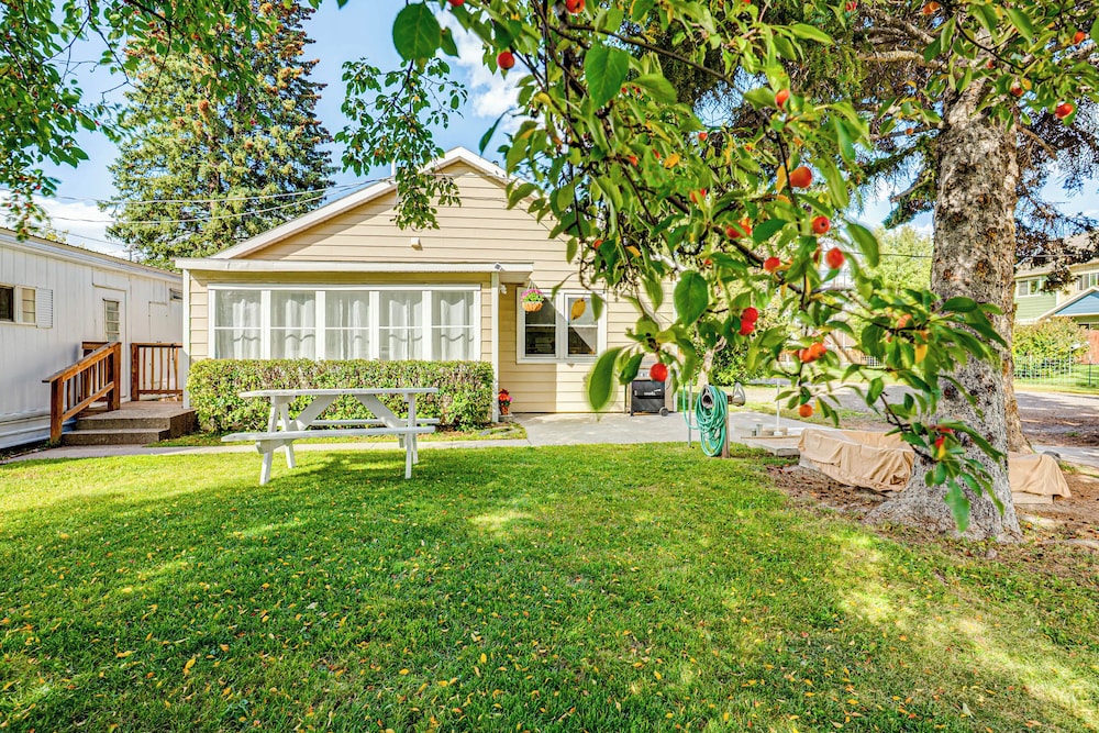 Fishing & Skiing Base! Residential Bozeman Escape
