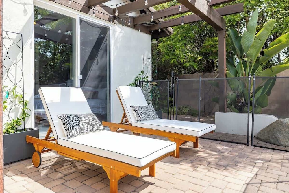 Gated Home With Pool Hot Tub