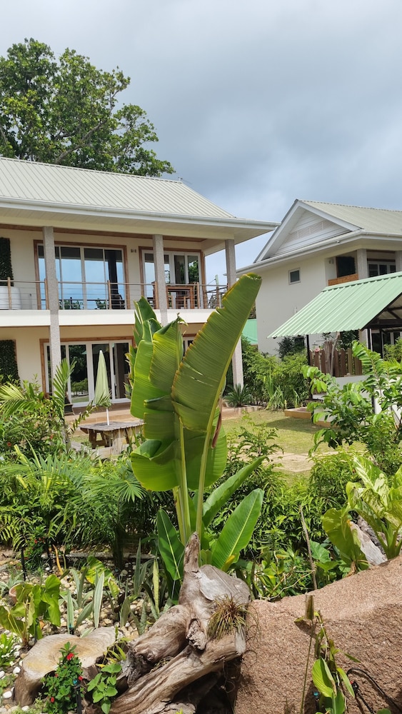 La Digue Luxury Beach Bungalow Spa & Gym