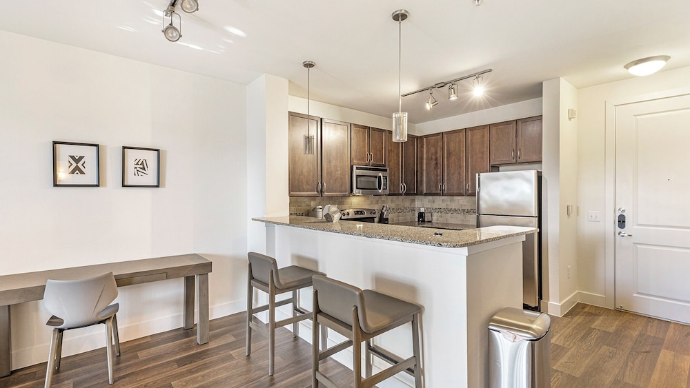 Landing Apartments - North Dallas