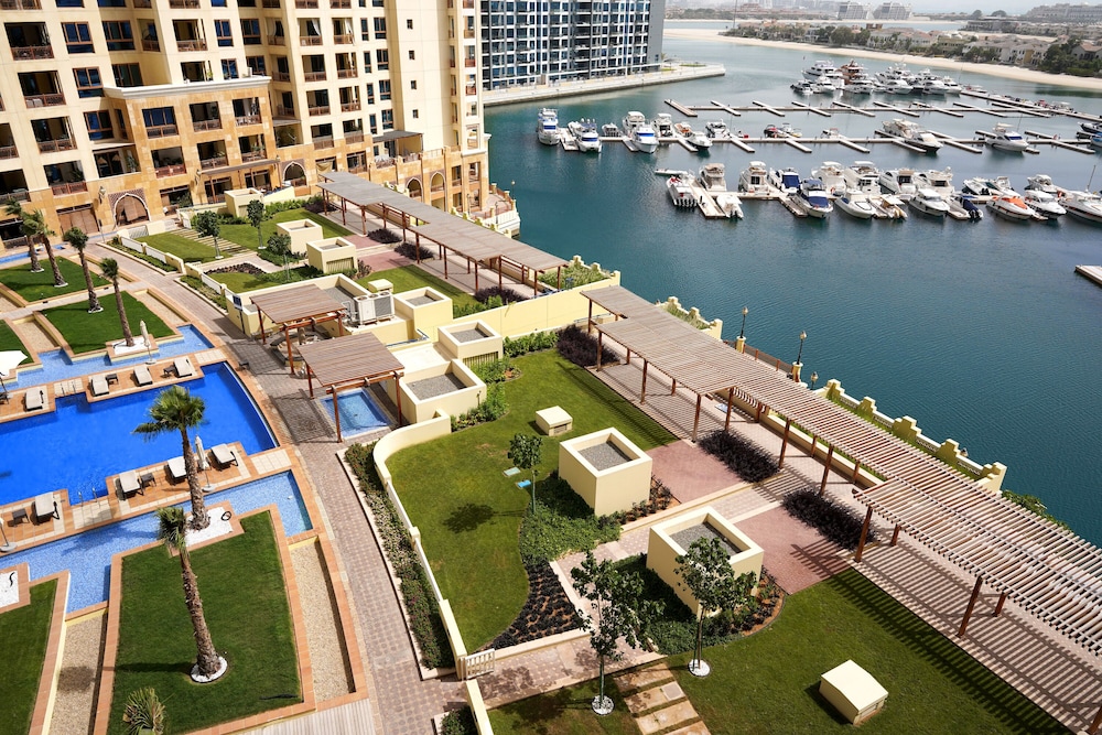 Maison Privee - Exclusive Apt with Seafront Views over Palm Jumeirah