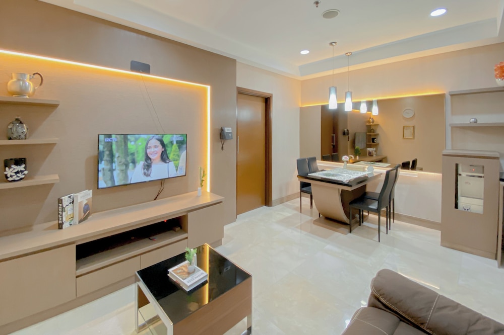 Spacious And Comfy 1Br At L'Avenue Pancoran Apartment