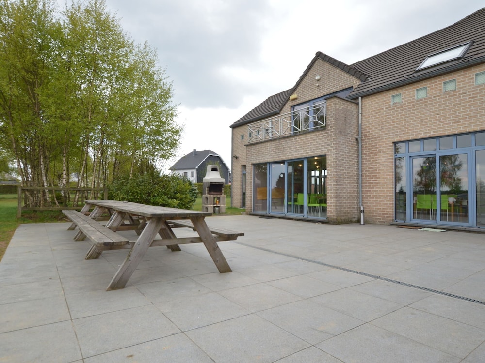 Delightful Villa in Sourbrodt With Swimming Pool, Terrace