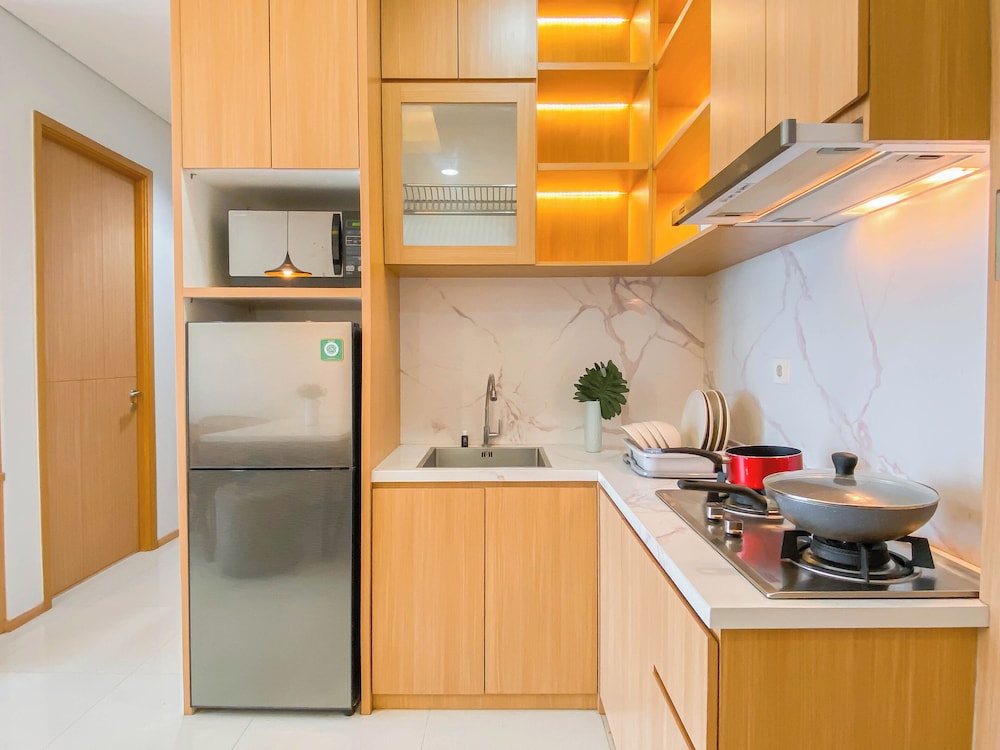 Warm Contemporary 2Br Apartment At Samara Suites