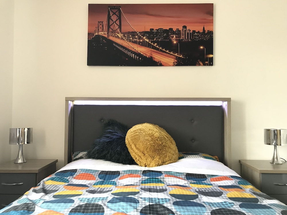 Grand Central Apartments, Centro