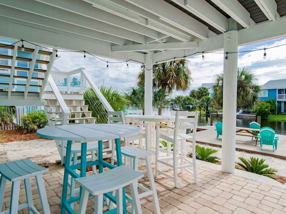 The Key Lime Cottage view 3