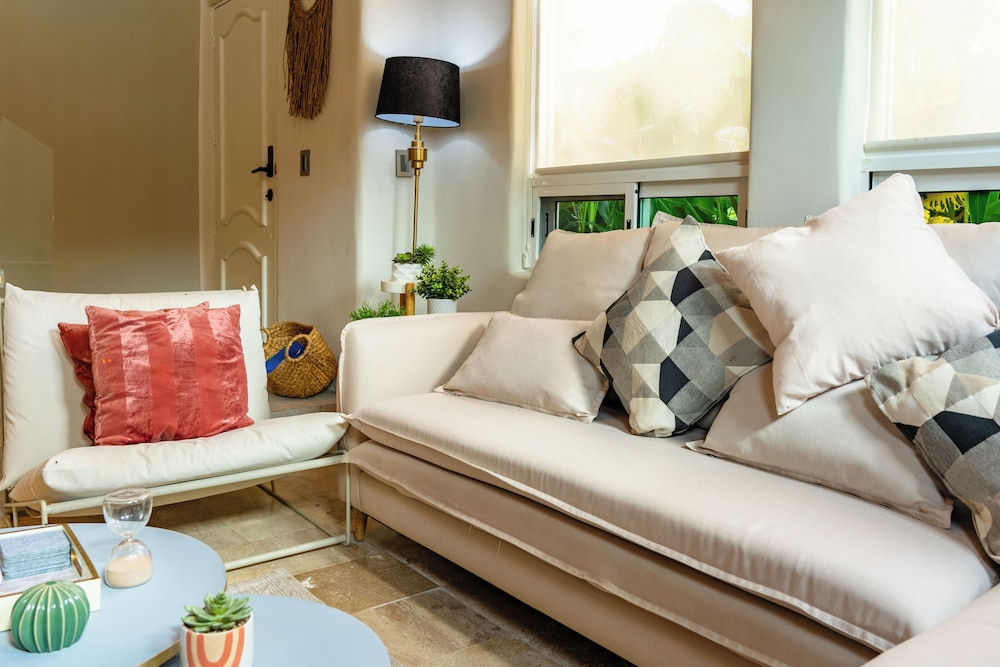 Family Condo with 3 BDR Pool & Hot tub