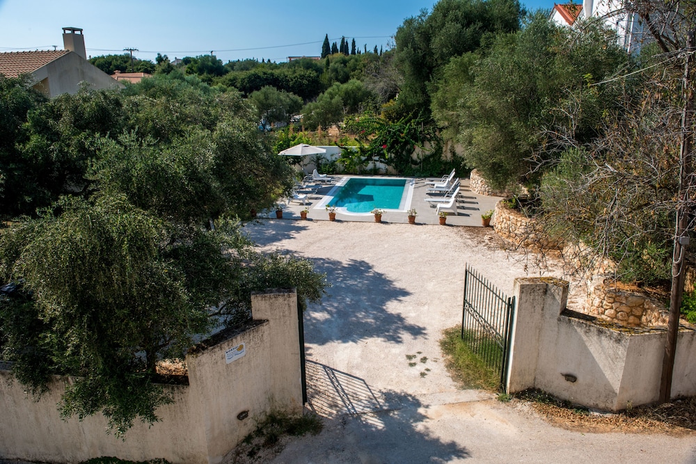 Koxyli Village Studios & Apartments