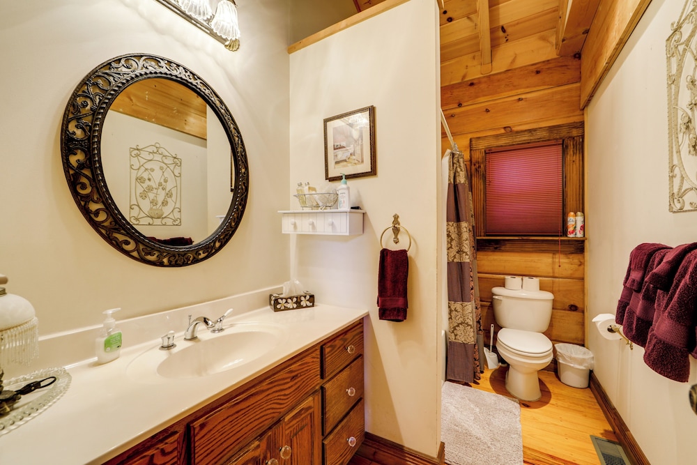 Panoramic Mountain Views & Decks: Franklin Cabin!
