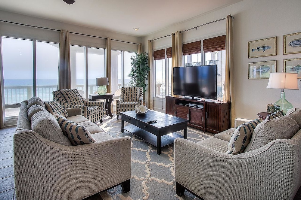 Vista Bella del Mar 5 Bedroom Holiday Home by Five Star Properties