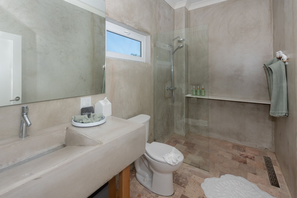 Todo Es Posible 4 Bedroom Home