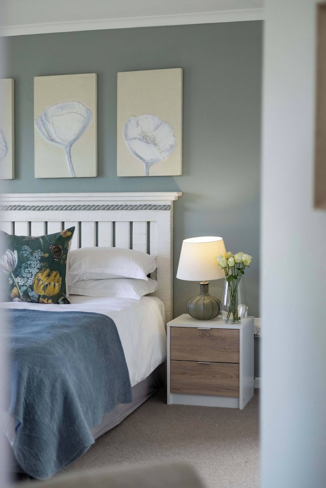 Beachfront Villa Sea Breeze, Hout Bay, Cape Town