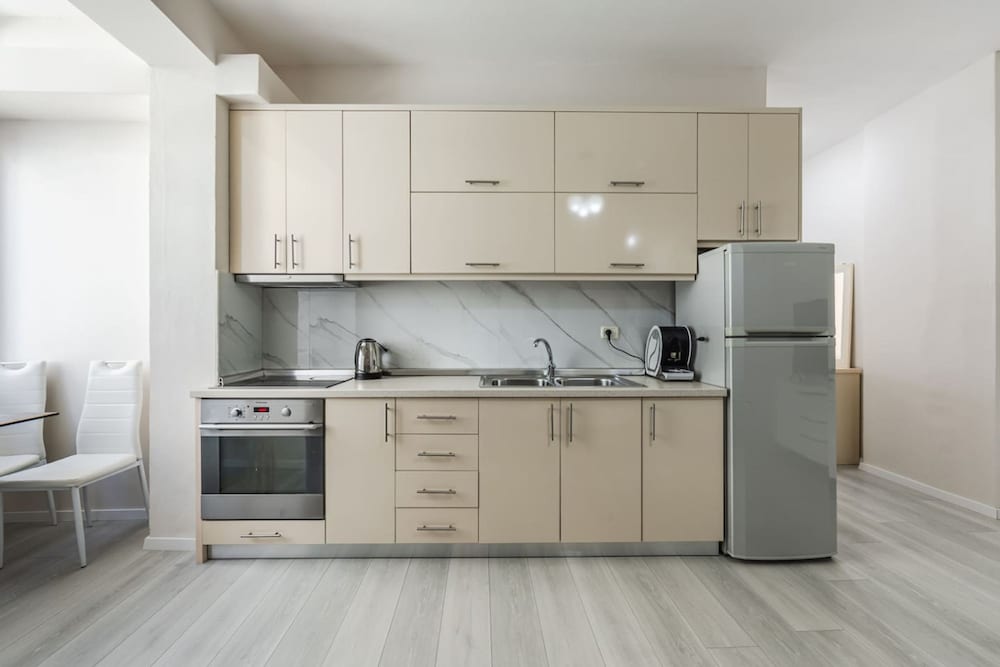 Beachfront Apartment - Near Beach City
