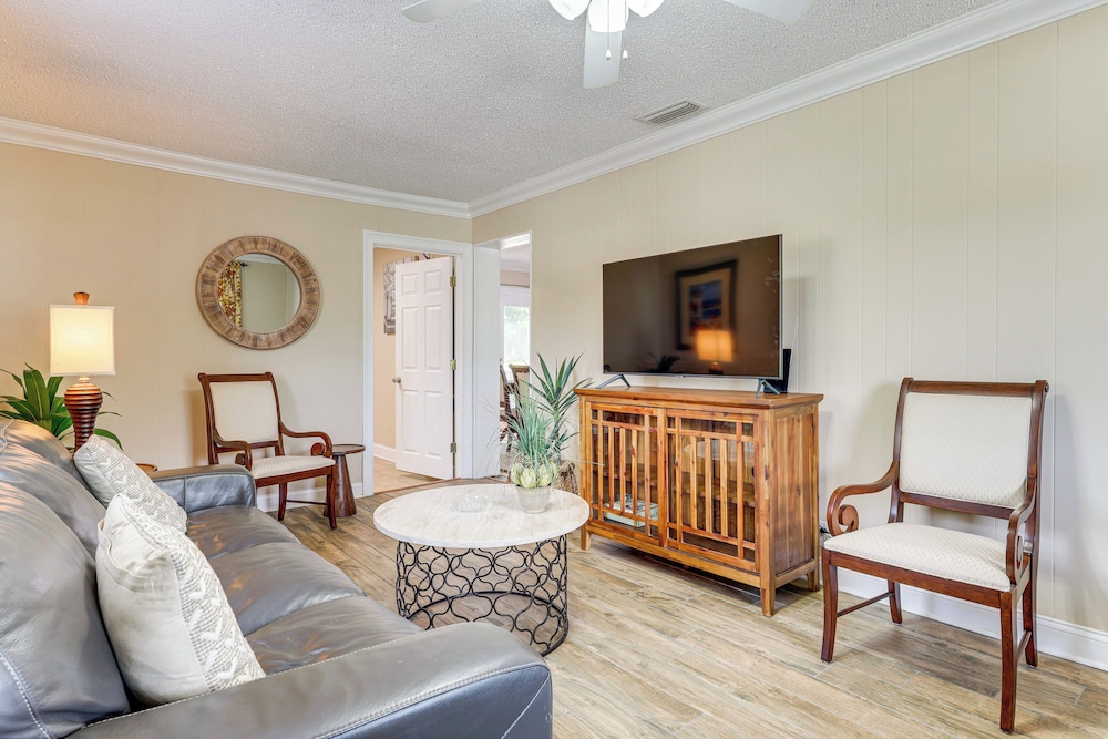 Family Home 5 Mi to Riverwalk & Jaguars Games!