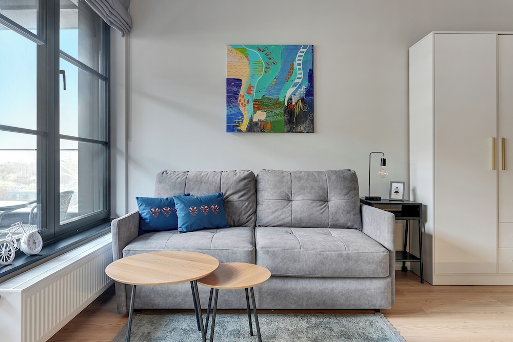 Doki Living & Foodhall by Downtown Apartments