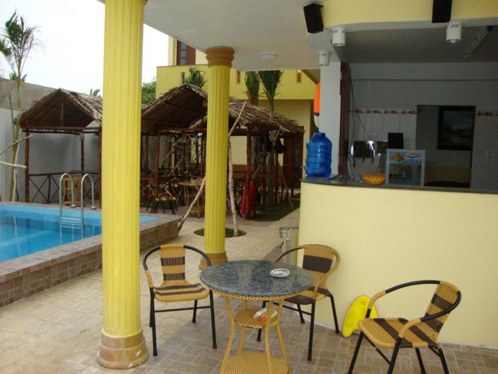 Oasis Hotel