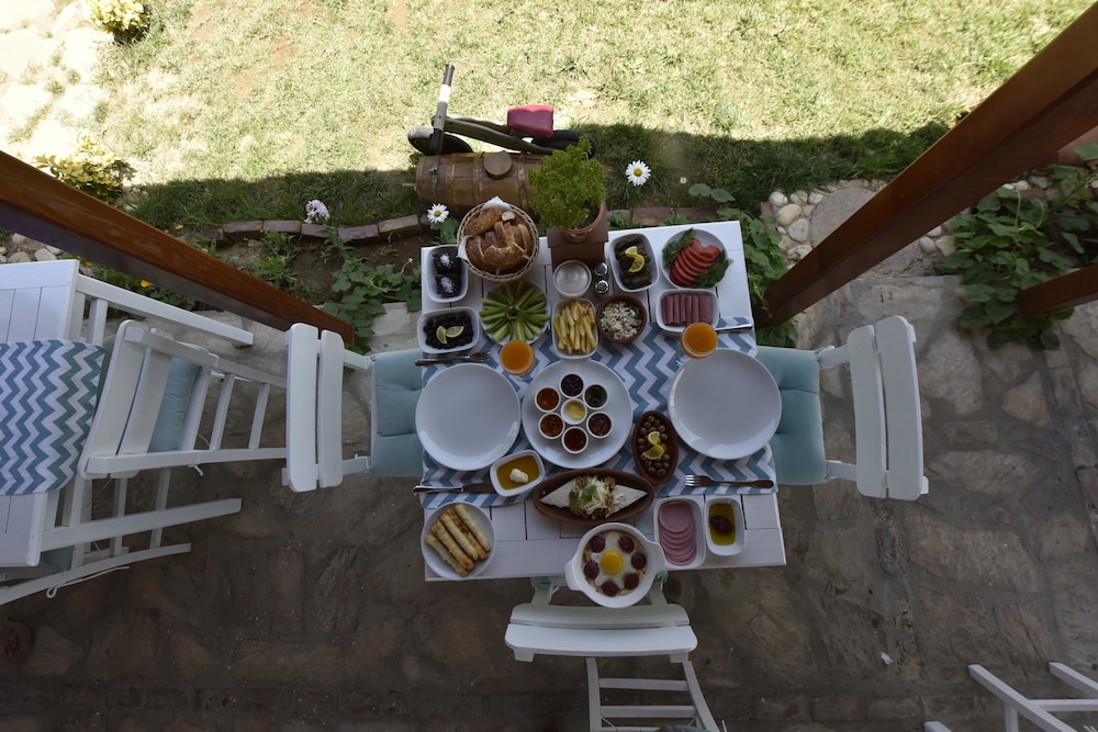 Le Mansion Otel - Image 23