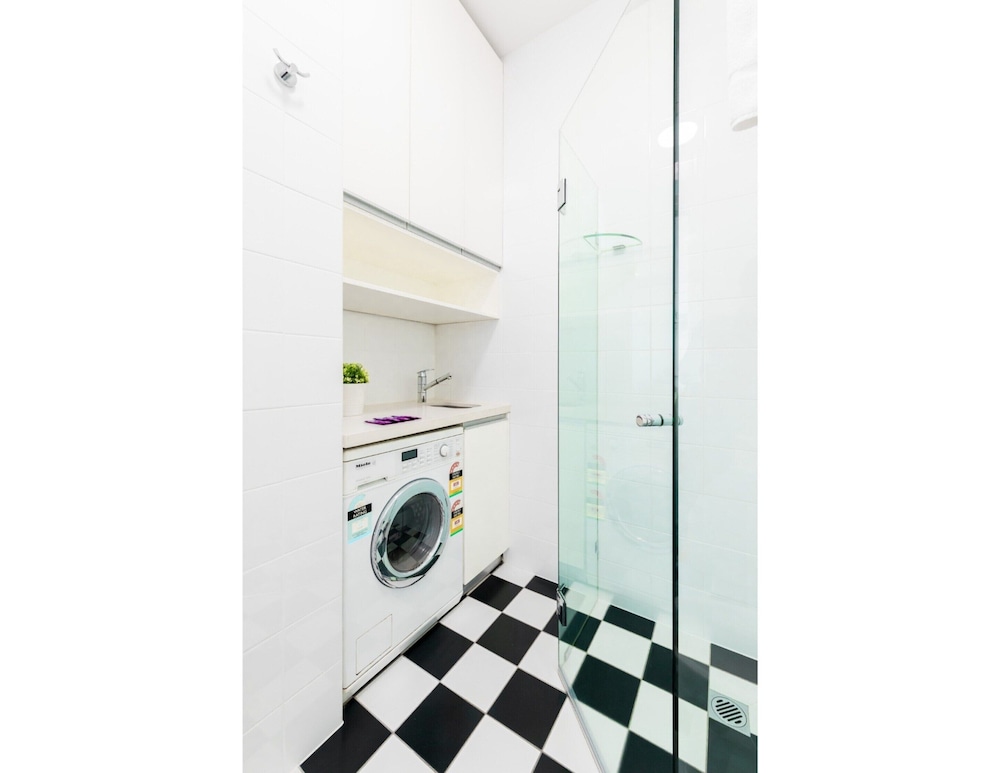Renovated Studio in Bohemian Area Close to City