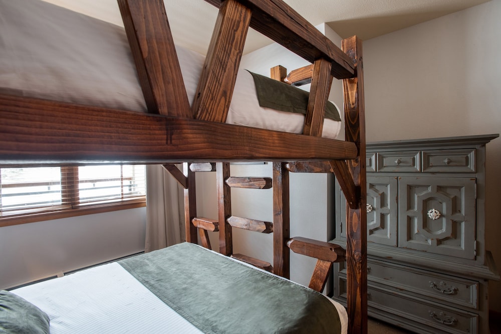 Zephyr Mountain Lodge Vacation Condos - Winter Park CO