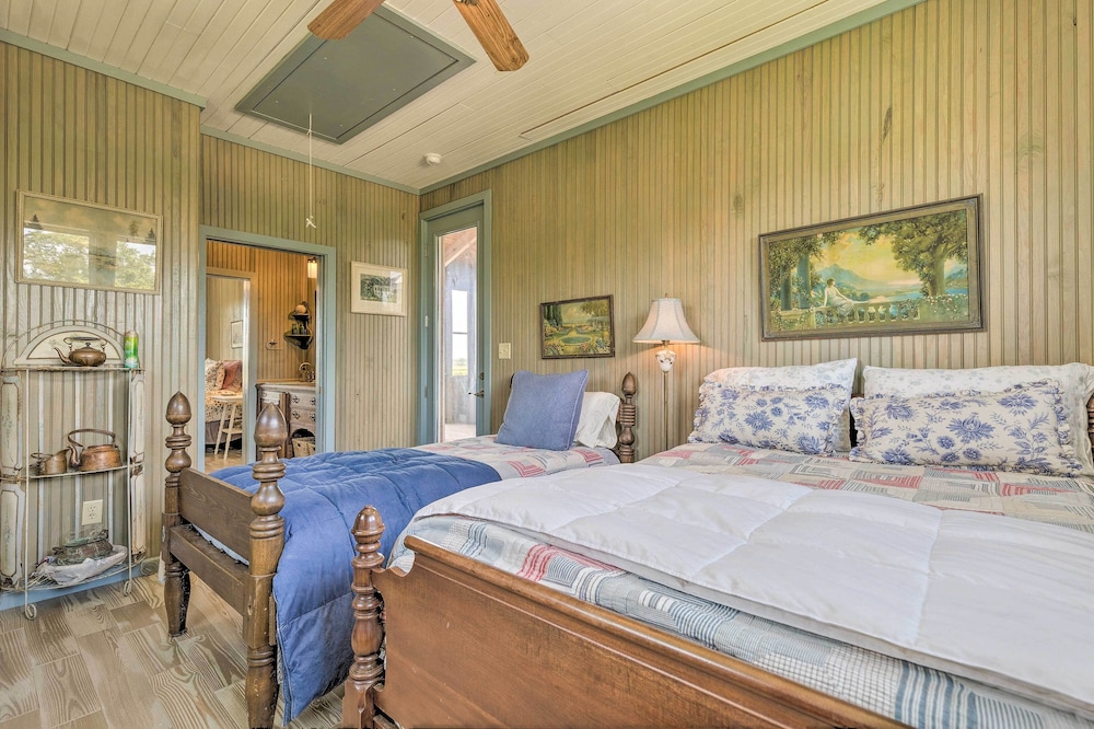 Spacious & Secluded Stilt Home on Fontaine Reserve view 4