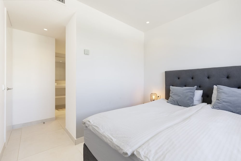 Stylish Apartment With Large Terrace in Higueron