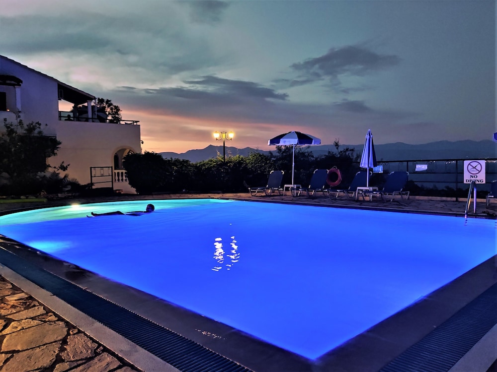 Dionysos Apartments