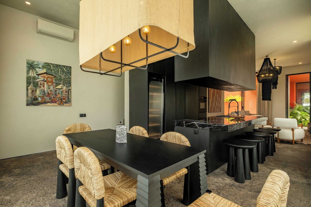 Five Stories - Luxury Villa Retreat