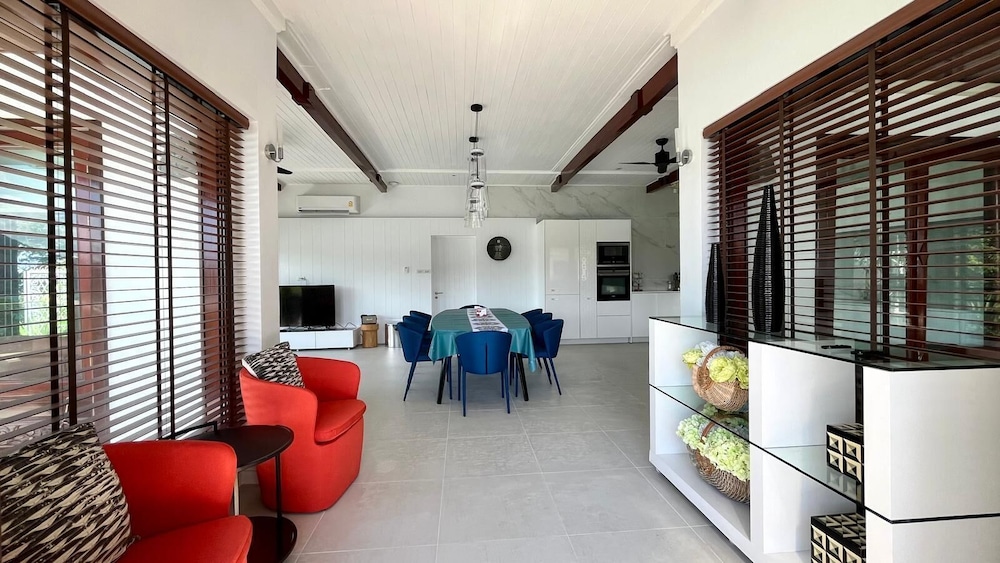 Luxury Seaview 6 Bedrooms With Infinity Pool Villa, Private Gym, Superfast Wifi