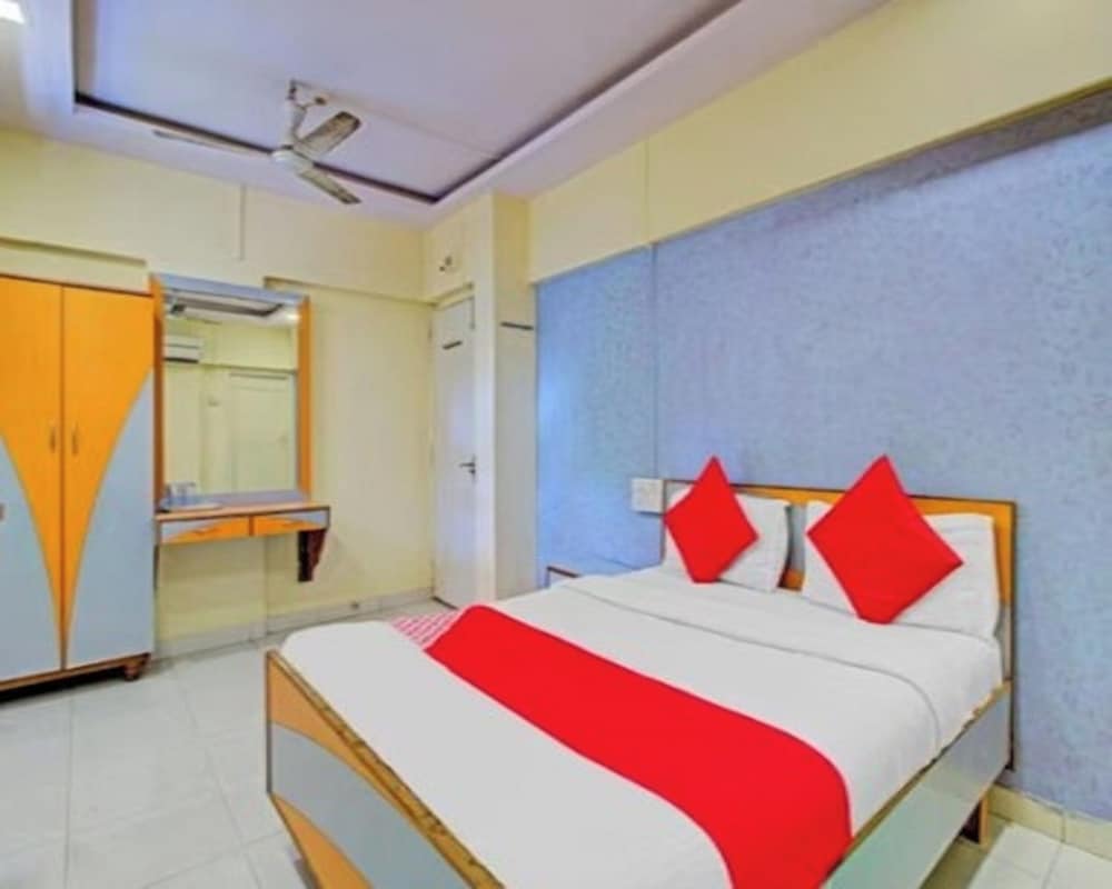 Anil Guest House Santacruz East