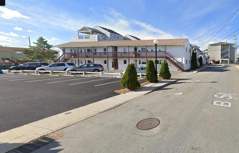 23 B ST Apartments
