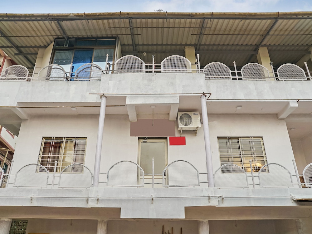 OYO 19677 Hotel Gurukrupa view 2