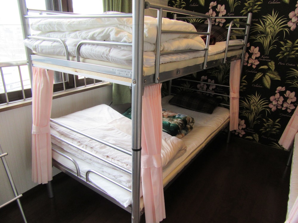 Guest house TIGA - Hostel