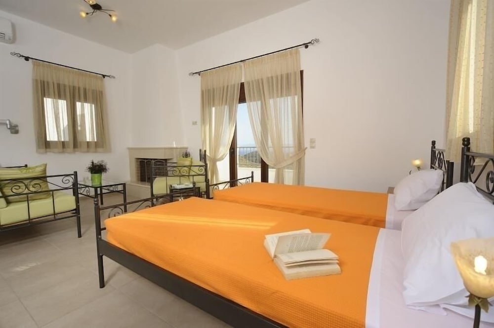 Lenikos Resort