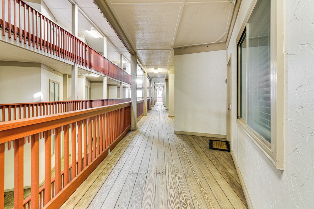 Pool Access: Beachfront Hilton Head Resort Condo