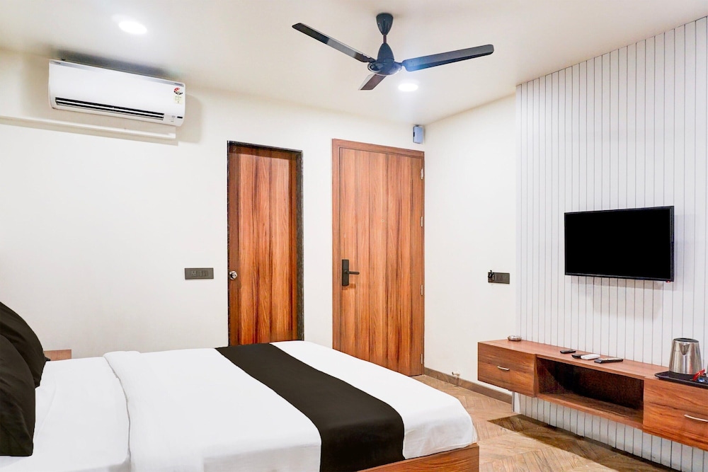 Elite Stays at Viman Nagar Kharadi