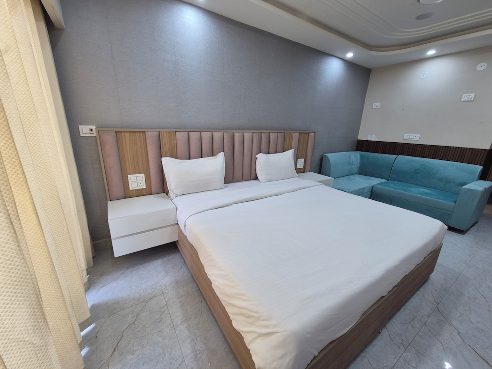 OnlyStay Chaar Dham