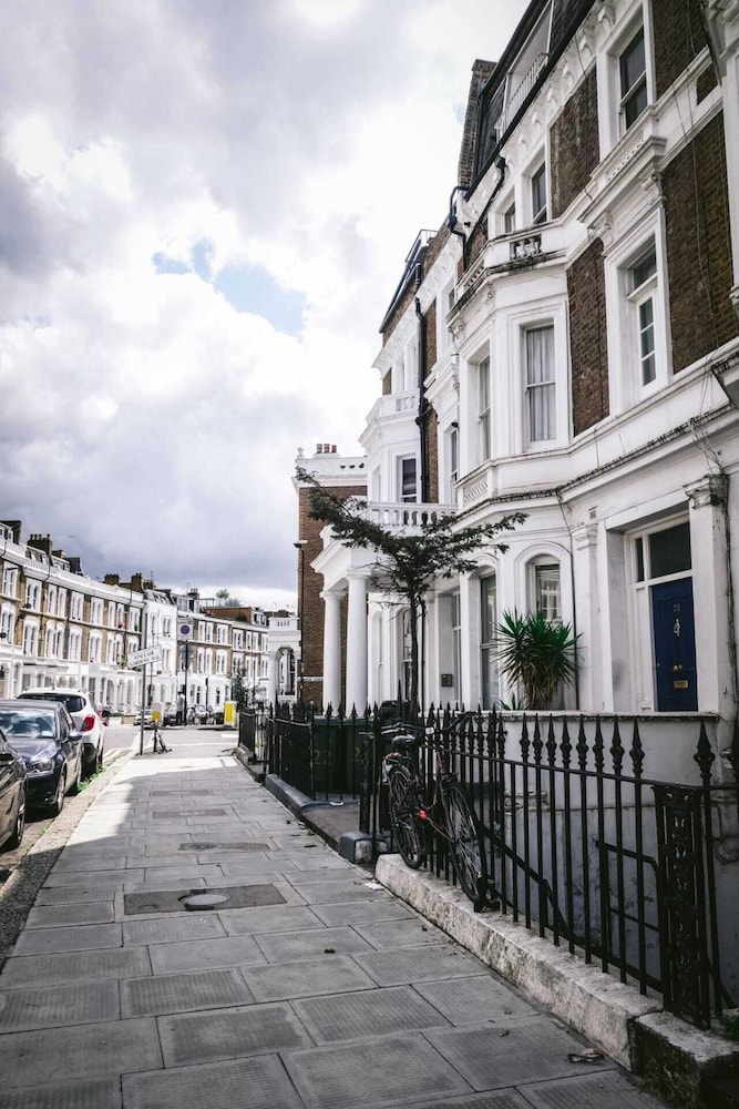 Charming 1 Bedroom Flat in Brook Green