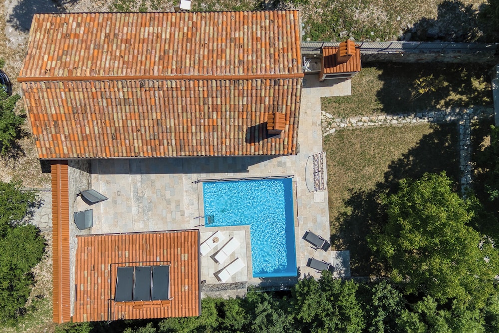 Stone Villa Galant with Pool