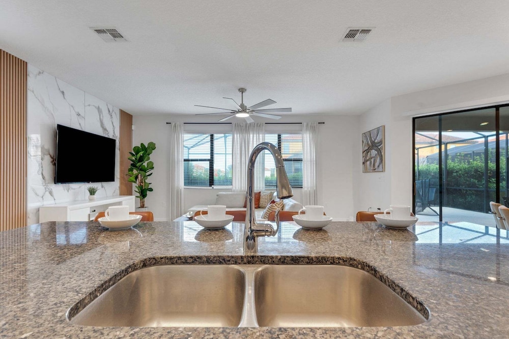 2311vd-providence 5 Bedroom Home