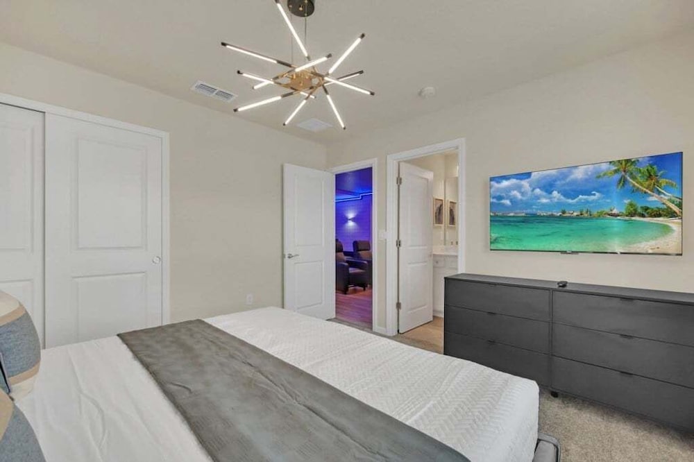 Everyone's Family Fun Home, Slides In Kids Rooms 10 Bedroom Villa