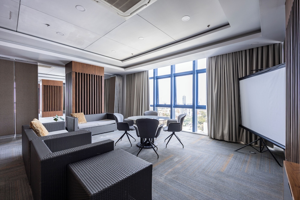 Virgo Nest Rentals - 38th Park Ave, IT Park Cebu - City View
