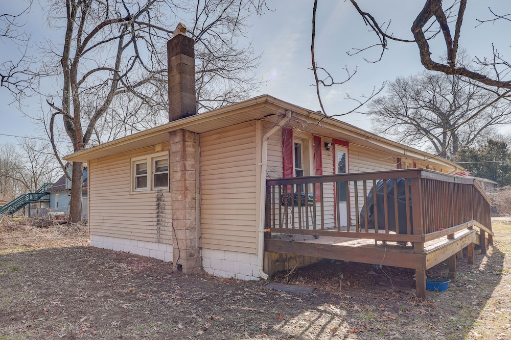 Dog-friendly Michigan City Home - 3 Mi to Beach! view 5