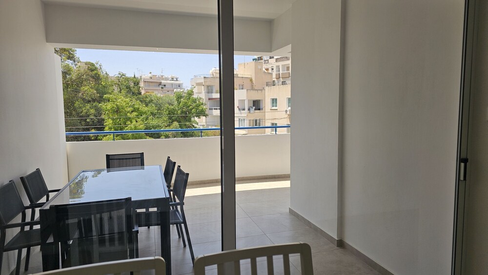 154 LCA - Stay Local Apartment