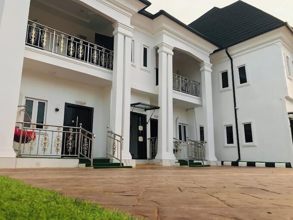 El- Rey Luxury Apartment
