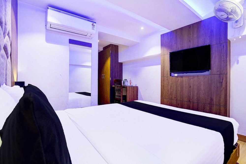 Pleasant Stays Near Powai Lake Mumbai