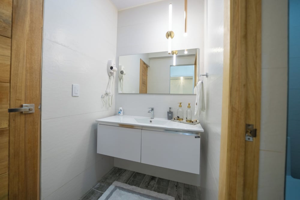 Enjoy Stylish 3br 3, 5b Stylish, Downtown Ocean View