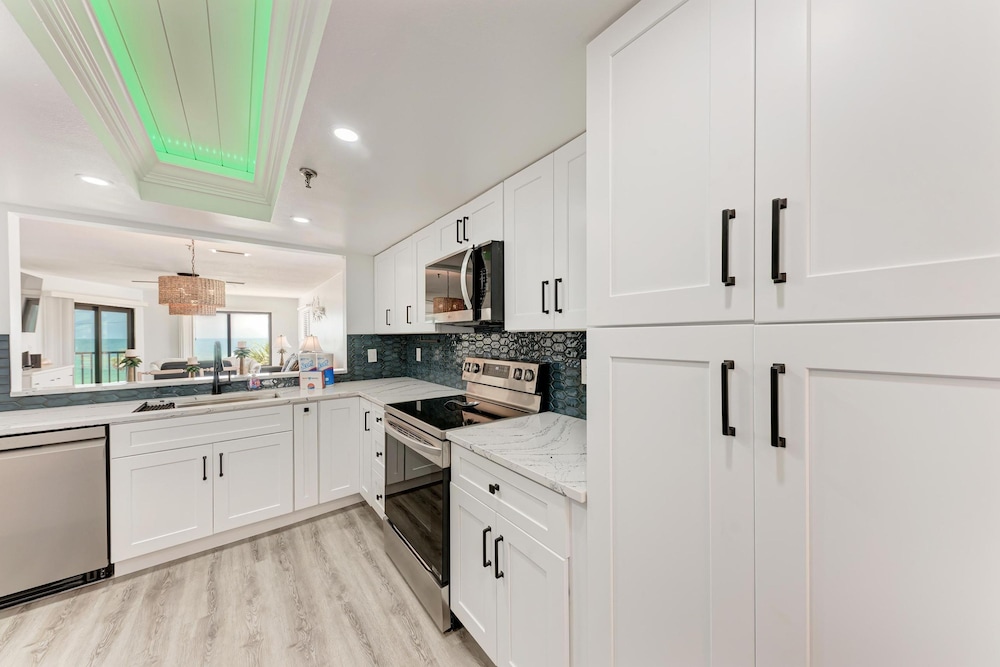 Anna Maria Island Beach Sands 202-private Beach Access-heated Pool